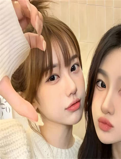 《小艾玛》悬念设置：叙事技巧与观众心理